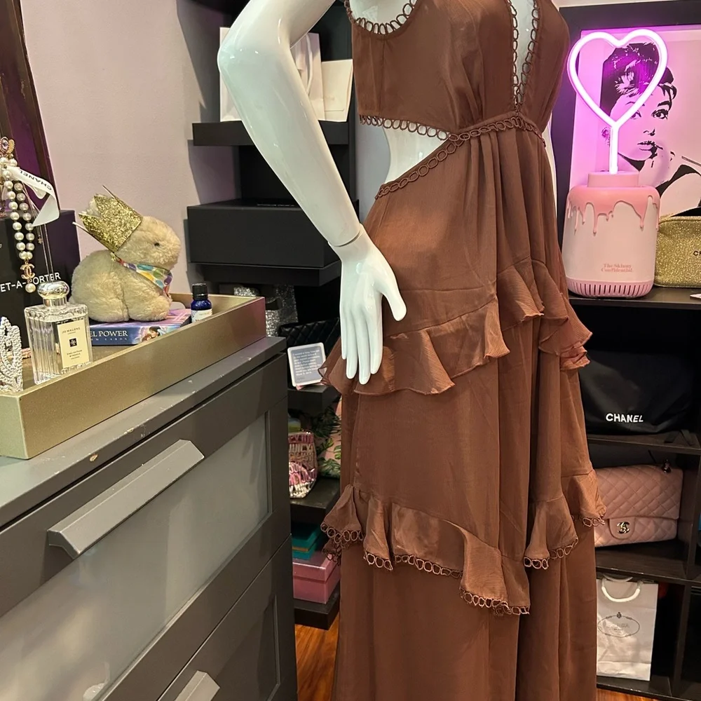 ASOS Brown Maxi Dress with Tiered Ruffles and Plunging Neckline - Picture 4 of 7